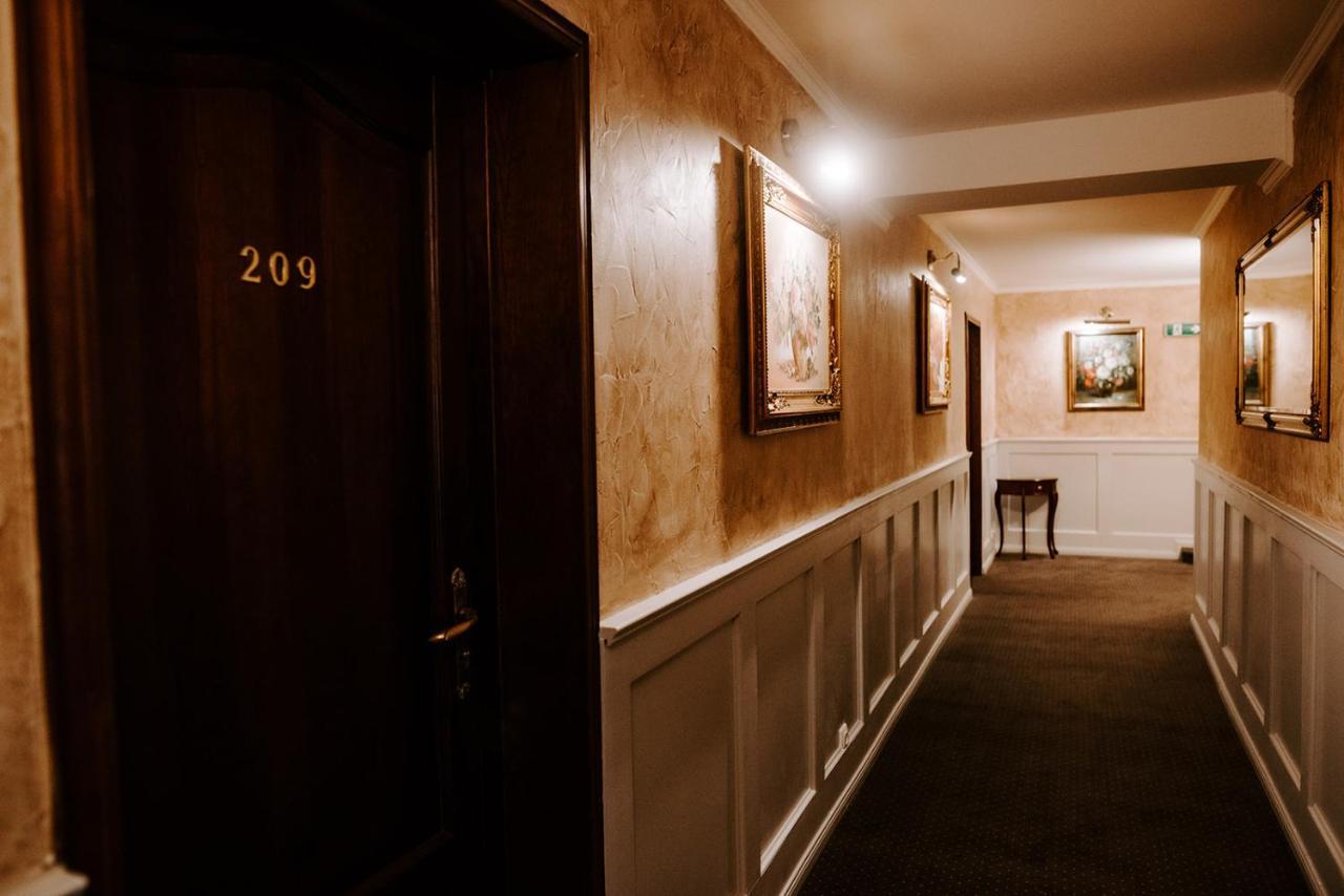 Hotel Senator Замосць Экстерьер фото