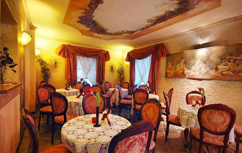 Hotel Senator Замосць Экстерьер фото